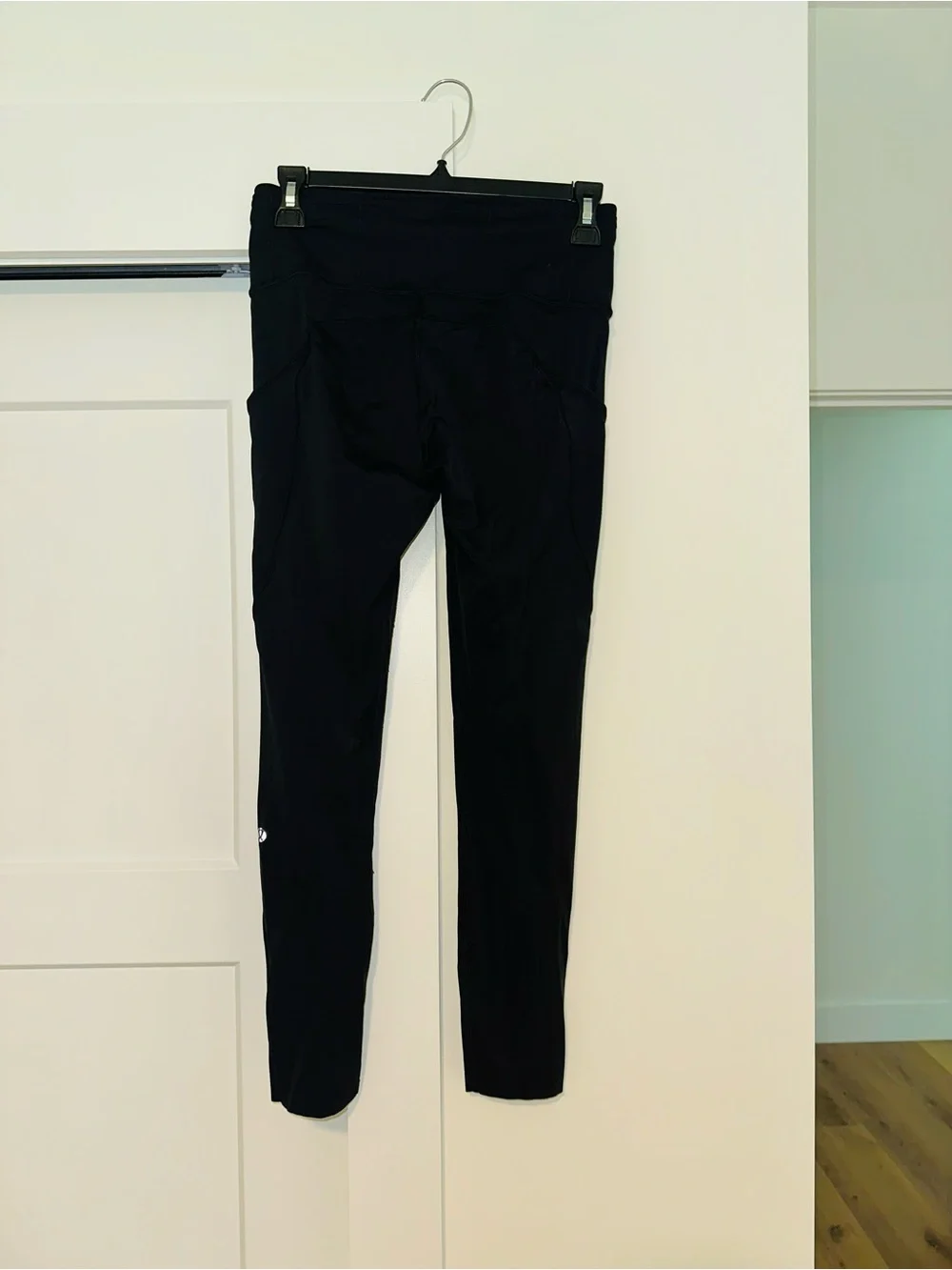 Lululemon Black Pockets Leggings SIZE 6
